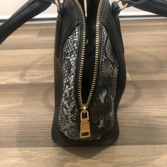 NWOT super classy purse from bebe - Picture 5 of 10